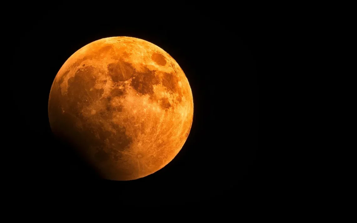 Lua, do Inverno, Lua, da Renovação, Lua, de Morango.