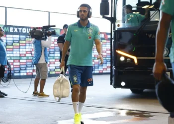 Convocado, por-merito;