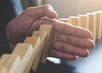 recuperação de empresas, reestruturação financeira, reorganização empresarial;