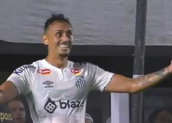 capitão, meio-campista, jogador;