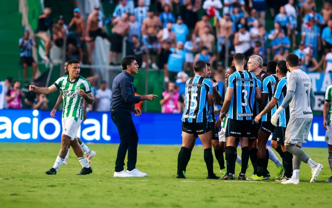time, clube, equipe;