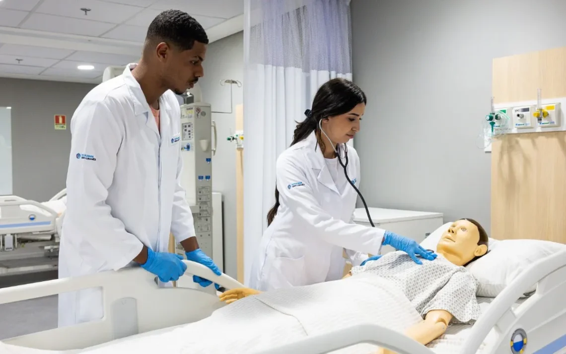 cursos de Medicina, estudantes de Medicina, alunos de Medicina';