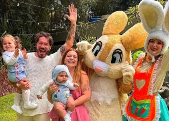 festa, celebração, comemoração;