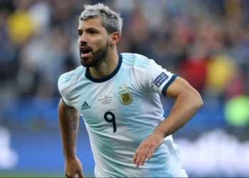 atacante, artilheiro, craque, jogador, fenômeno;