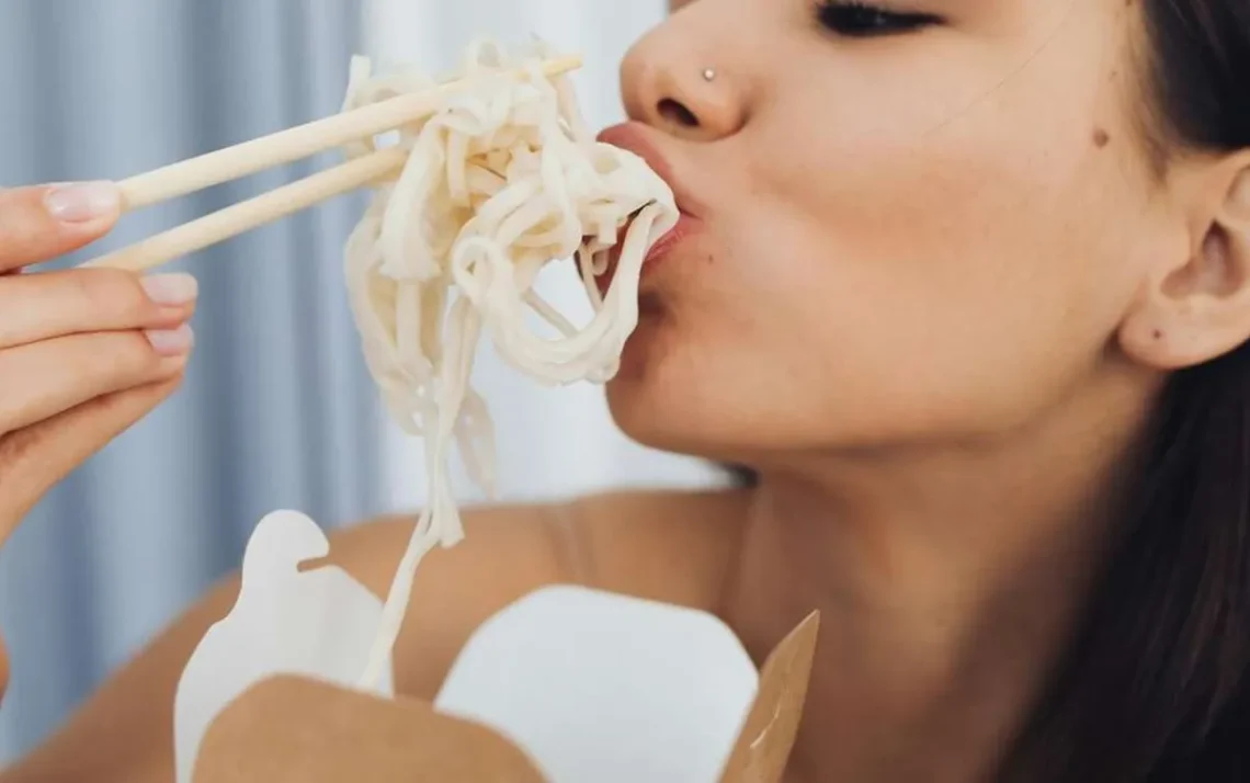 alimentação emocional, fome emocional, comer por emoção;