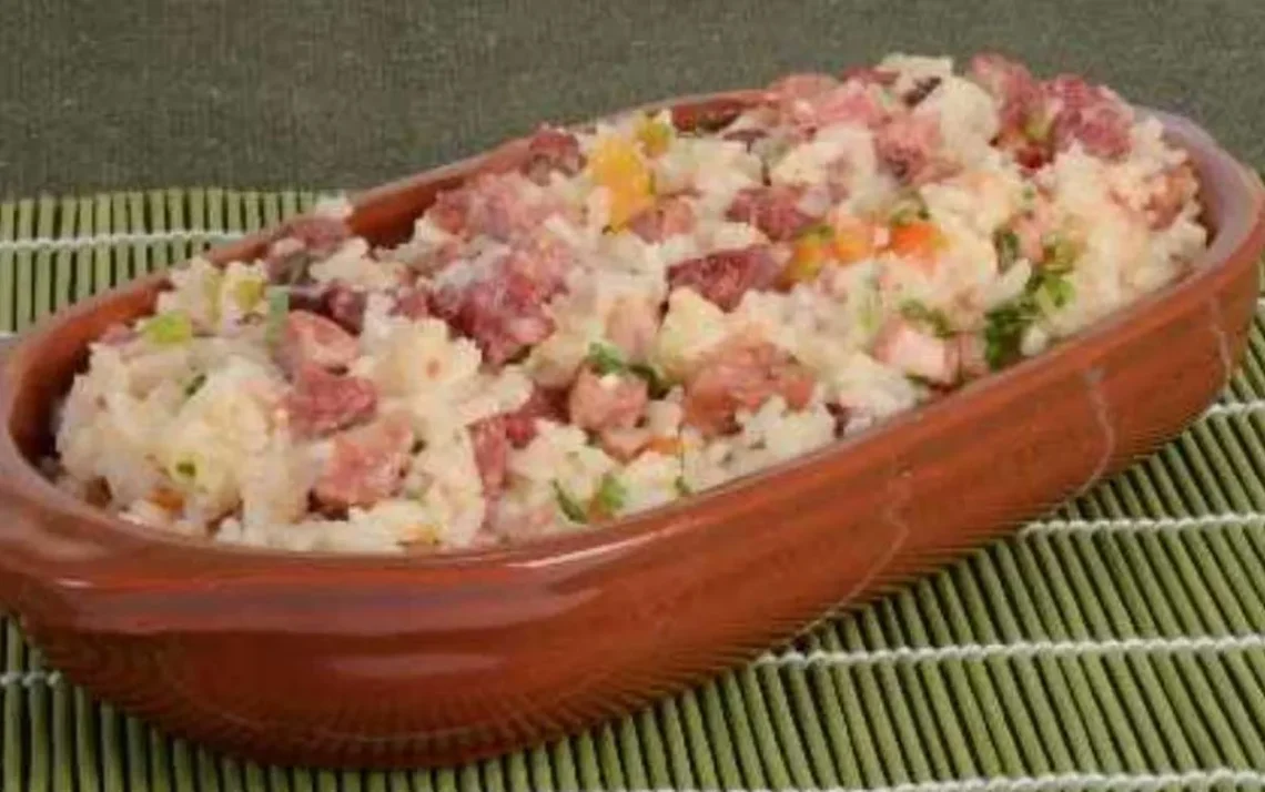 prato saboroso, refeição prática, comida caseira';