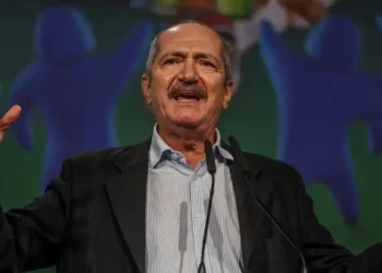 liberdade de expressão, repressão, controle';