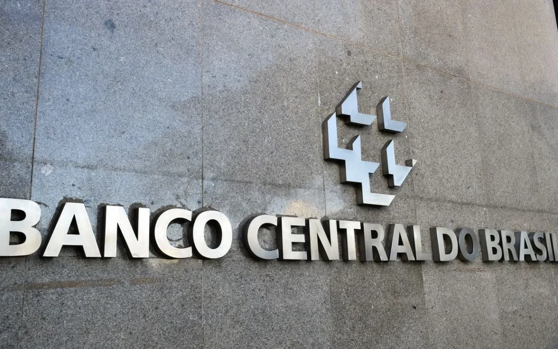 autoridade monetária, instituição financeira;