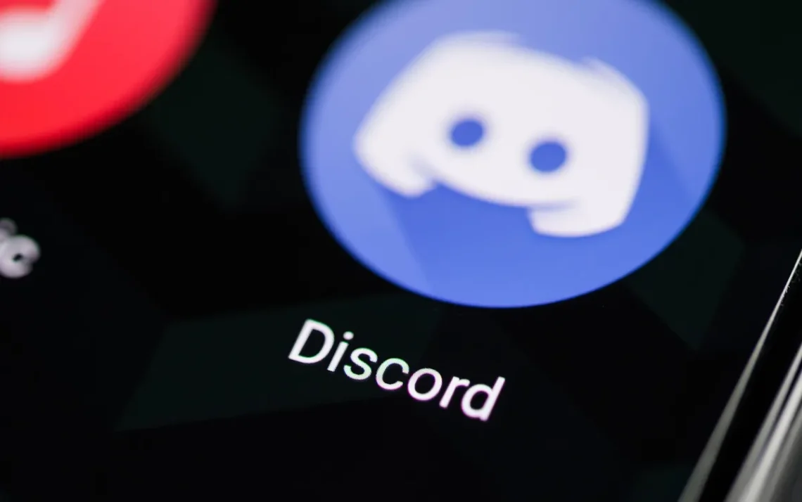 plataforma de mensagens, rede social, aplicativo de comunicação;