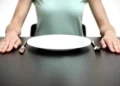 abstinência, restrição, dieta;