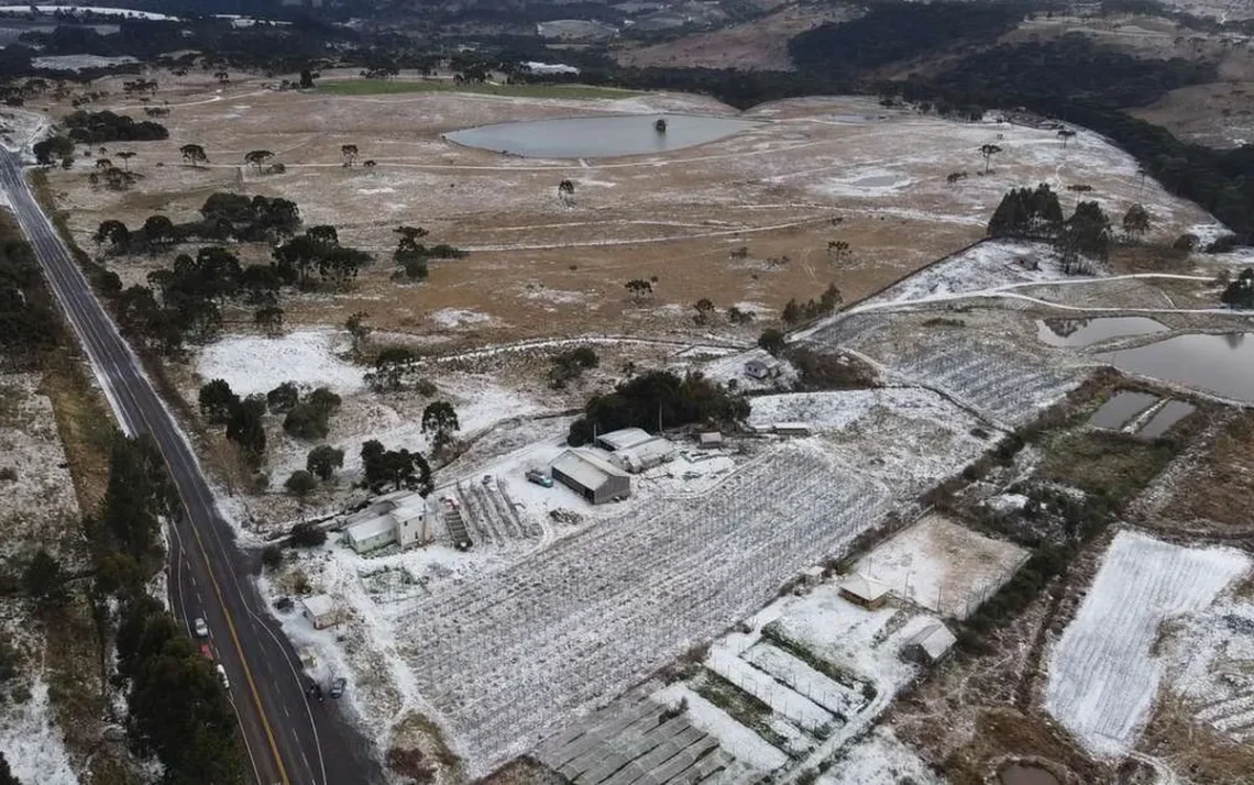 nevasca, precipitação invernal, queda de neve, gelo;