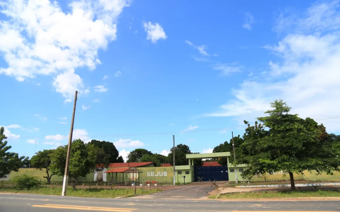 evasão, escape, libertação;