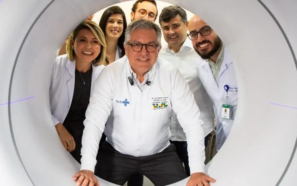 assistência médica, cuidado médico, atendimento médico;