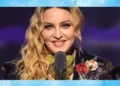 cantora, artista, diva;