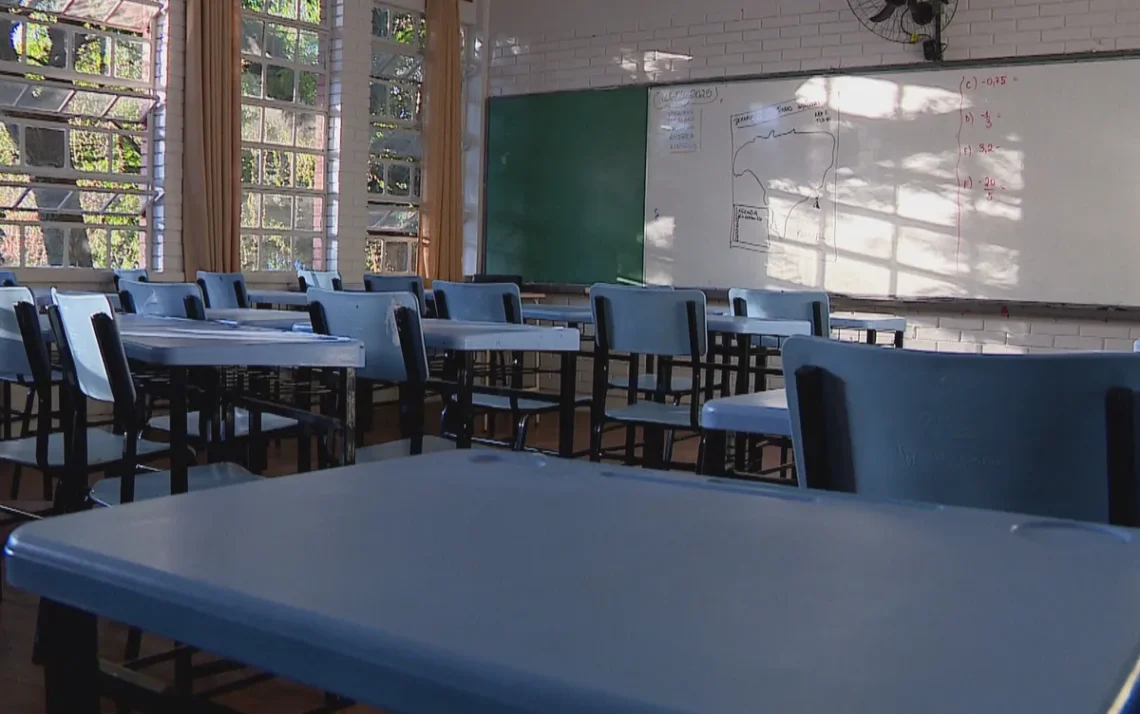 educação média, ensino secundário, educação de nível médio;