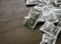 gel dessecante, bolinhas higroscópicas, pellets dessecantes;