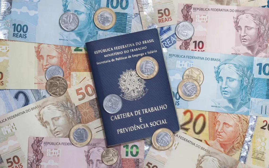 emprego, labor, atividade;
