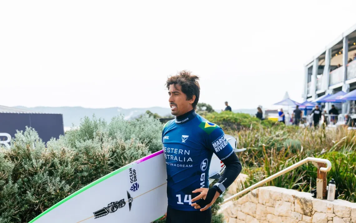 esporte aquático, competição de ondas, esporte de aventura;