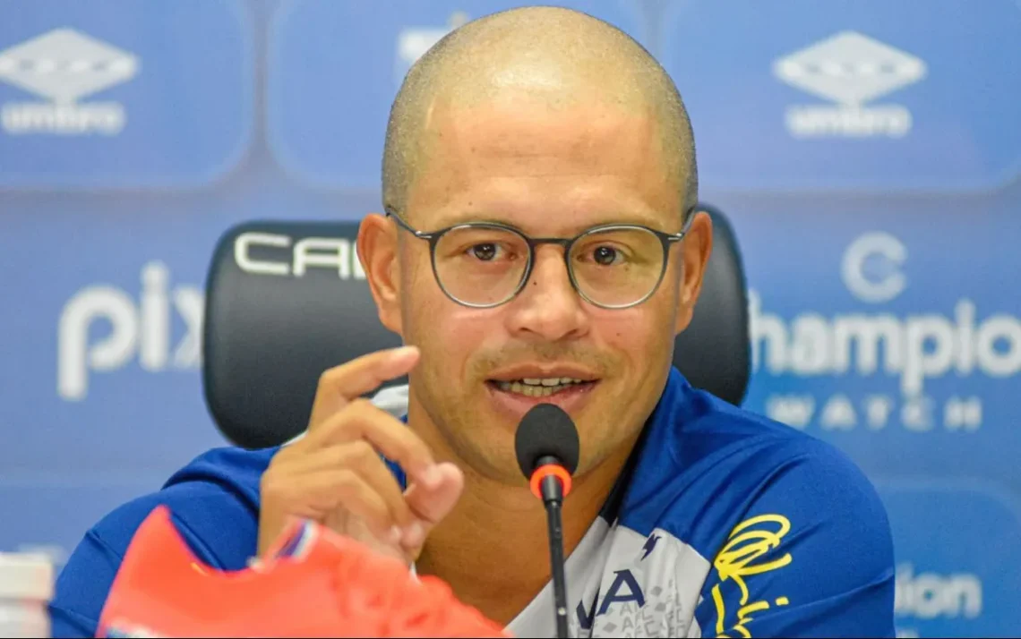 Treinador, Auxiliar, Comandante, Dirigente, Craque';