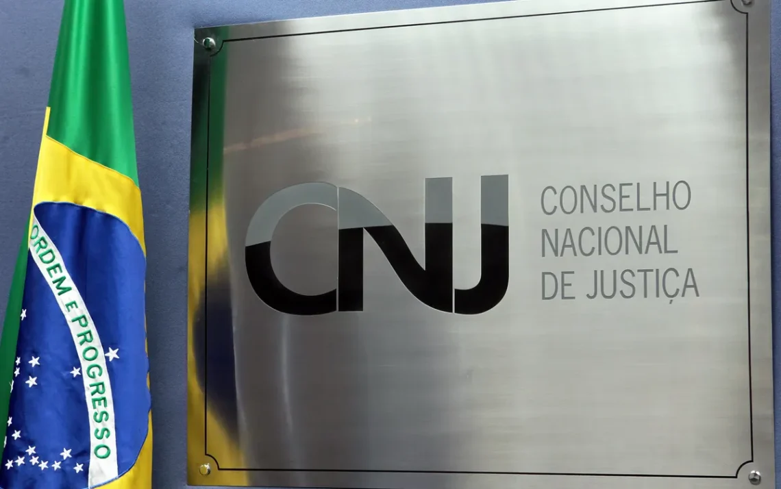 Organizações, Entidades, Sociedades, Companhias, Corporações;