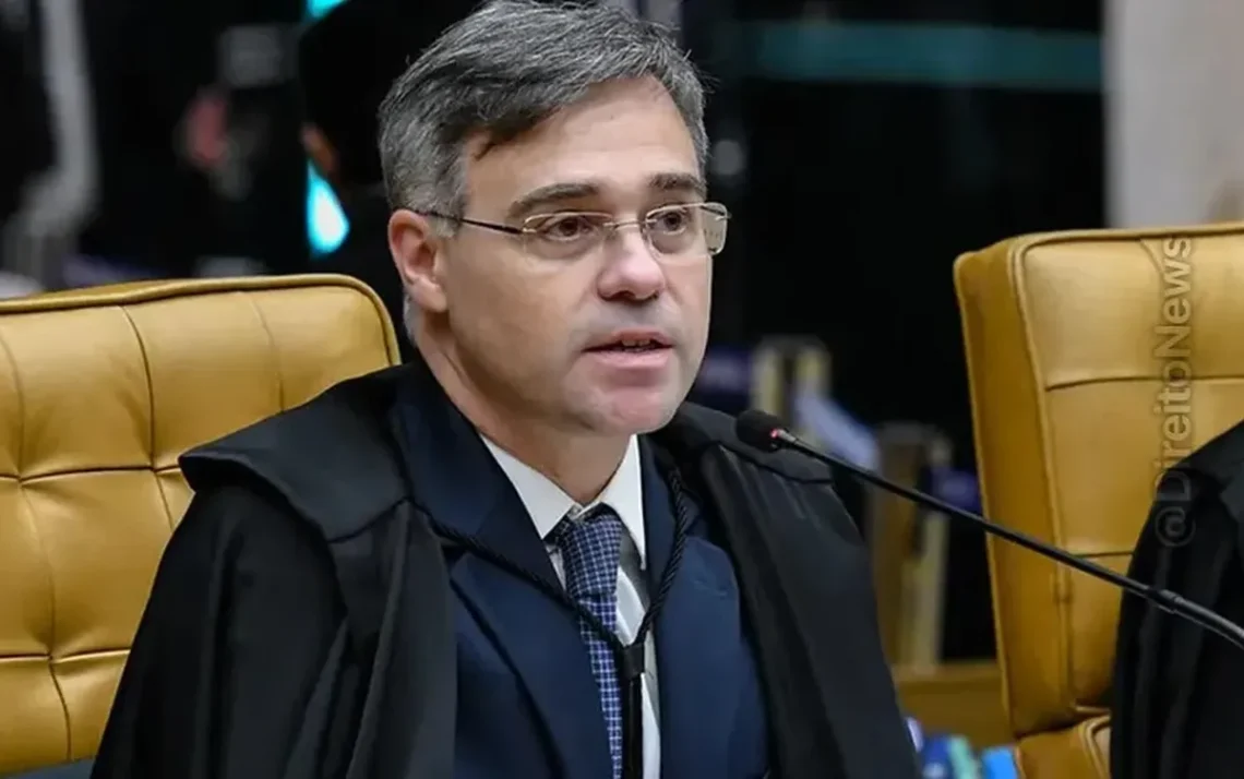 Tribunal, Judiciário, Legislativo';
