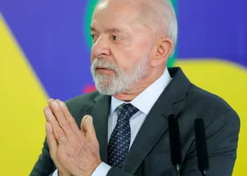 presidente, chefe de estado, líder político;